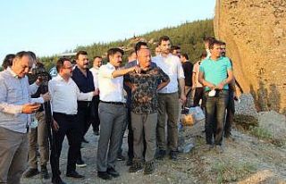 Vali Atik ve Başkan Zolan söndürme çalışmalarını...