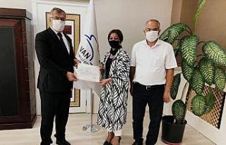 Vali Bilmez’den ADEM Müdiresi Soysal’a başarı...