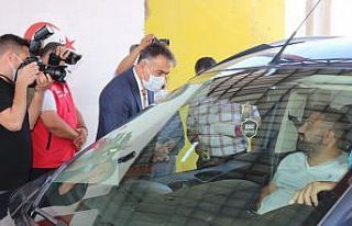 Vali Çağatay polis kontrol noktasındaki aşı çalışmasına...