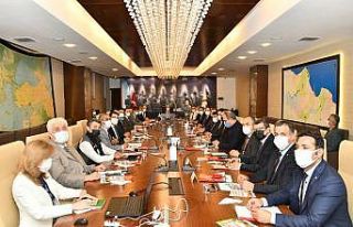 Vali Dağlı: "Tedbirli ve teyakkuz halinde olmalıyız"