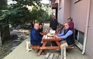 Vali Dağlı’dan selzedelere moral