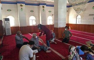 Vali Erinden aşı sağlık ekiplerine teşekkür
