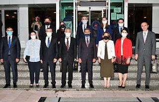 Vali Şıldak’tan veda yemeği