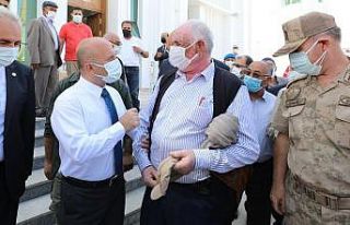 Vali Varol, cami ve kültür merkezi açılış törenlerine...