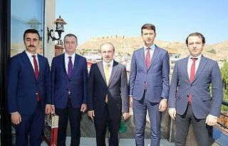 Vali yardımcıları ve kaymakamlar için veda yemeği...