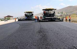Van çevre yoluna ilk asfalt döküldü