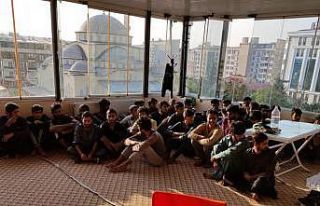 Van’da bir otelde 16 düzensiz göçmen yakalandı