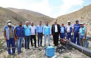 VASKİ Genel Müdürü Kaplan ve mahalle muhtarları...