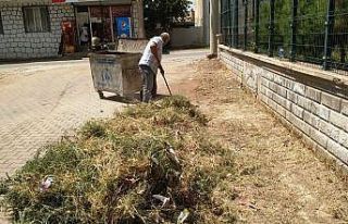 Viranşehir’de okul çevreleri temizleniyor