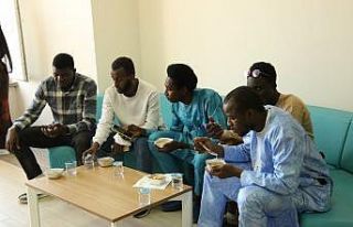 Yabancı uyruklu öğrenciler aşureyle tanıştı