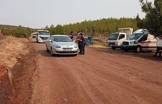 Yangın bölgesine giden yollarda jandarma denetimi