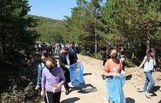 Yangına sebebiyet verebilecek maddeler ormanlık...