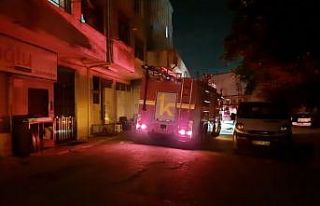 Yangında 1 kişi ağır yaralandı, 2 kişi zehirlendi