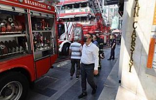 Yangında mahsur kalan engelli çalışanı zabıta...