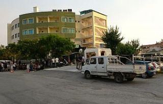 Yangından etkilenenlere su taşırken, fenalaşıp...