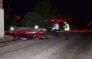 Yayaya çarpmamak için frene basınca takla attı:...