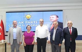 Yaylacık köyü muhtarı ve eşi AK Parti’ye katıldı