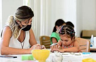 Yaz kurslarında her gün farklı atölyede çalışıyorlar