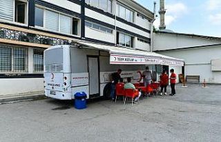 Yeşilyurt Belediyesi personellerinden kan bağışı