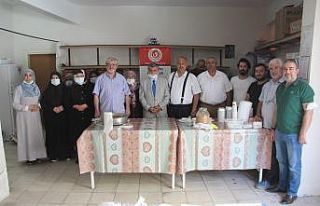 Yetimler Kervanından Aşure etkinliği