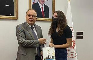 YKS’DE ilk bine girenler ödüllendirildi