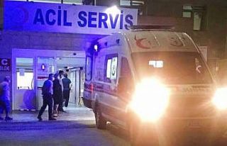 Yunanistan tarafından açılan ateş sonucu 2 göçmen...