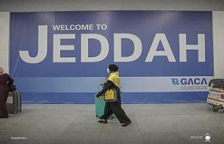 Yurt dışından ilk umre kafilesi Suudi Arabistan’a...
