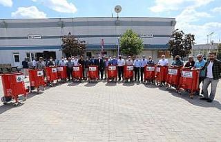 14 kırsal mahalleye ceviz soyma makinesi verildi