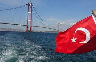 1915 Çanakkale Köprüsü 318 metre yükseklikten...