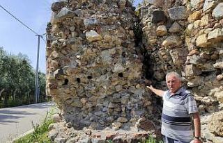 2500 yıllık surlar ortadan ayrıldı, yıkılma...