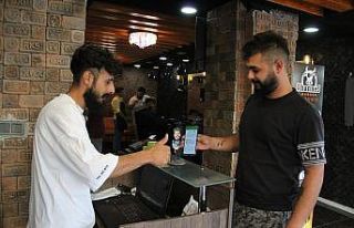 2 doz aşı olan öğrenciye, saç tıraşı ücretsiz