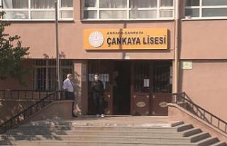 2 Öğrencide korona virüs çıkınca tüm sınıf...