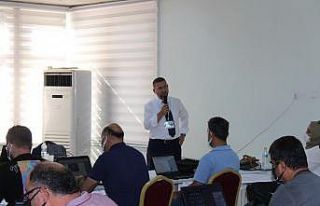 30 coğrafya öğretmeni Uşak’ta buluştu