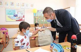 400 yangınzede çocuğa çanta ve kırtasiye desteği