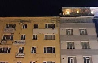 5’inci katta çıkarak intihar kalkışan şahsı...