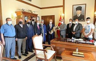 70 yıllık demirci Erzincan’da yılın ahisi seçildi