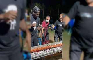 Adana Demirsporlu futbolculara kebap keyfi