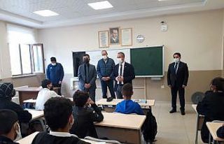 Ağrı Milli Eğitim Müdürü Kökrek, kentteki okullarda...