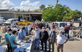 Ahilik pilavı dağıtıldı