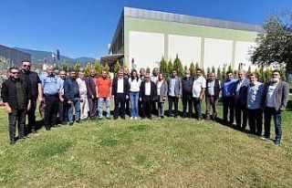 AK Parti muhtarları dinledi