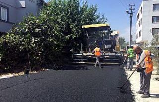 Akdeniz’de asfalt yama ve yol açma çalışmaları...