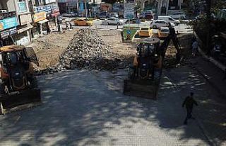 Akyazı’da cadde ve sokaklar yenileniyor
