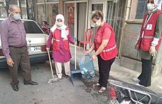 Alaşehir Kızılay Derneği kadınlarından çevre...