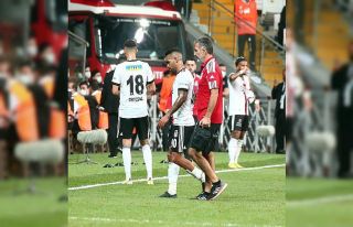 Alex Teixeira devam edemedi