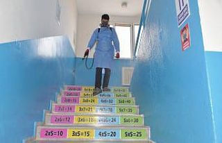 Aliağa’da okullar dezenfekte ediliyor