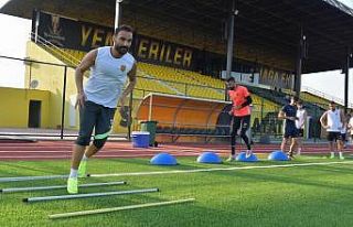 Aliağaspor FK, lige şampiyonluk parolasıyla hazırlanıyor