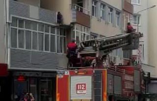 Alkol alıp intihar için binanın ikinci katına...
