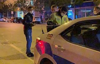Alkollü ve ehliyetsiz yakalandı, karantinayı da...