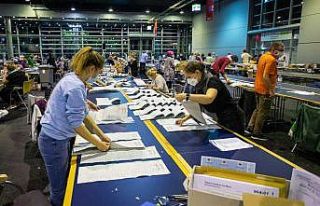 Almanya’da seçimleri az farkla Sosyal Demokrat...