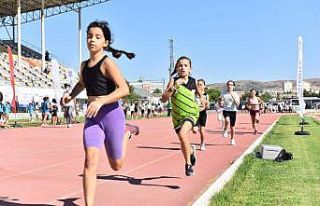 Altıeylül’de çocuk atletizmi şenliği